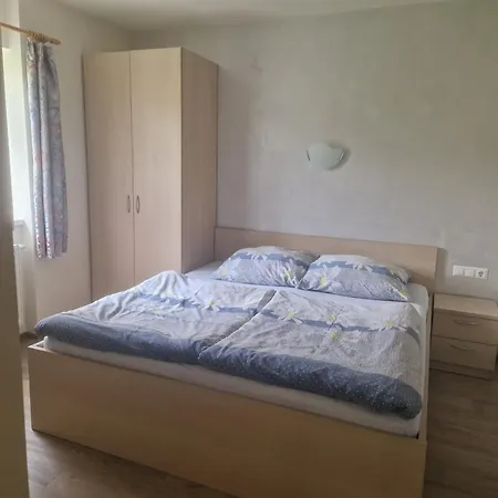 شقة فيكتوريا *