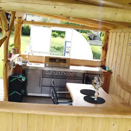 فيكتوريا بليد